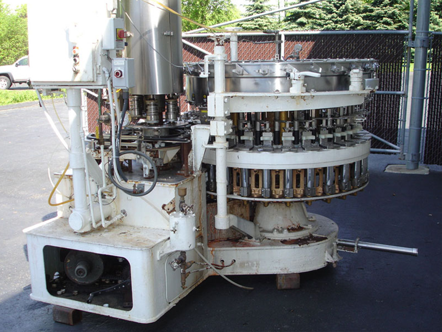 Used Crown 28 Valve Bottle Filler with 6 Head Capper full